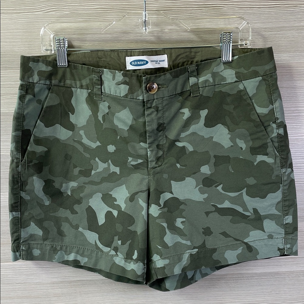 Old Navy Everyday Camouflage Chino 5” Shorts Size 12
